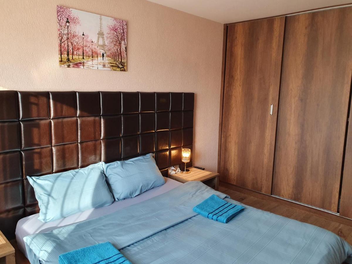 Central Apartament Cristian Арад Екстериор снимка